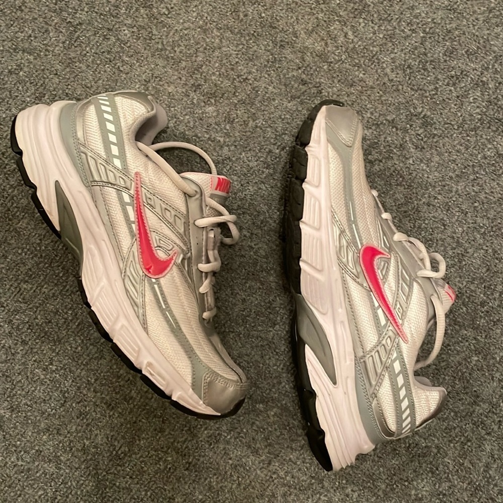 Nike running shoes size 9.  Worn a few times.  Make an offer.